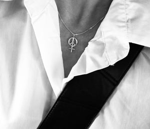WOMAN PEACE POWER necklace